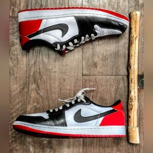 AJ1 Low OG BlckToe (slightly worn 9/10)-size 8